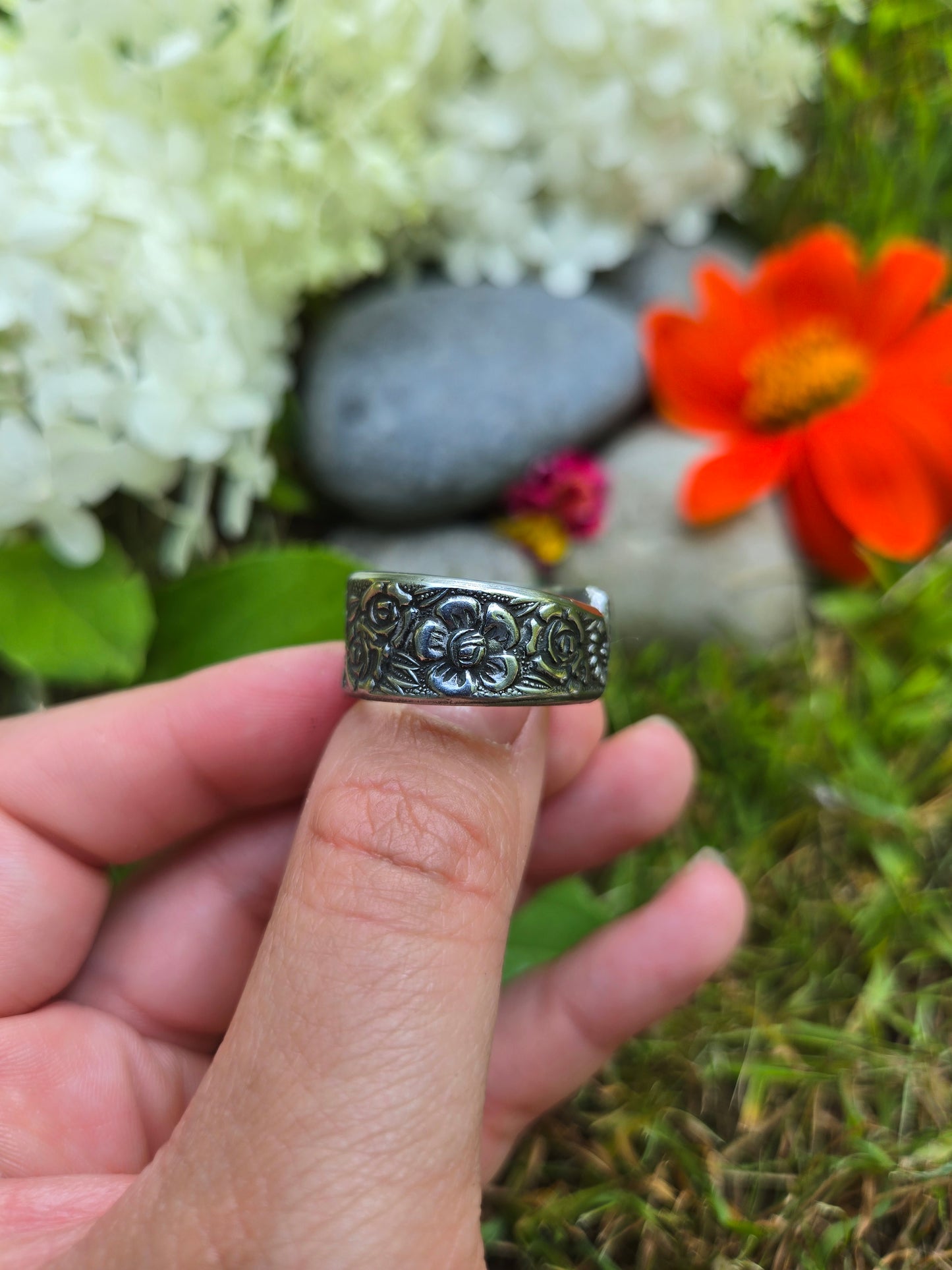 Flower Power Ring - Size 8.5