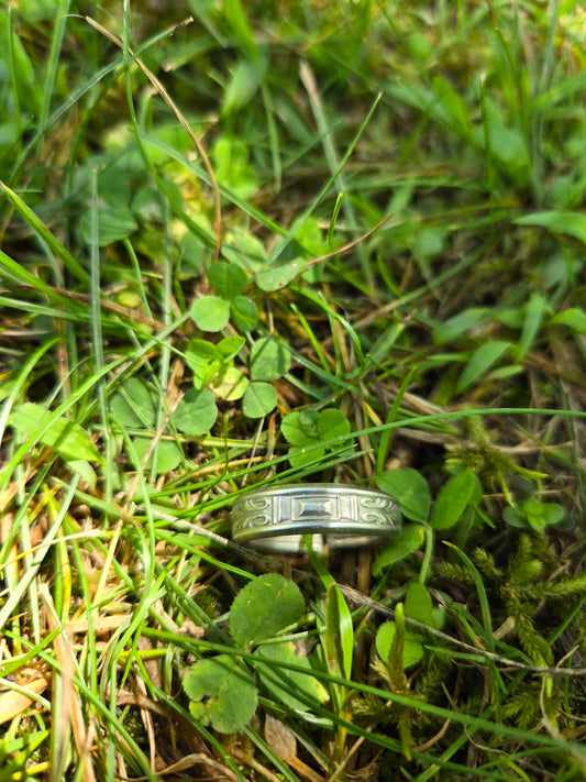 Exquisite Geometric Ring - Size 6